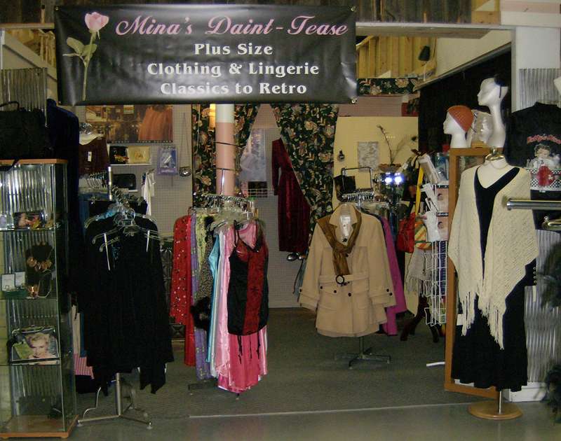 Mina's Daint-Tease store front